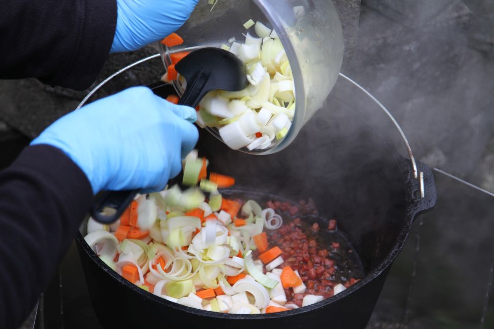 Erstes Mal Dutch Oven Rinderrouladen zu Ostern Grillforum und BBQ